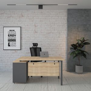 Prive Staff Desk