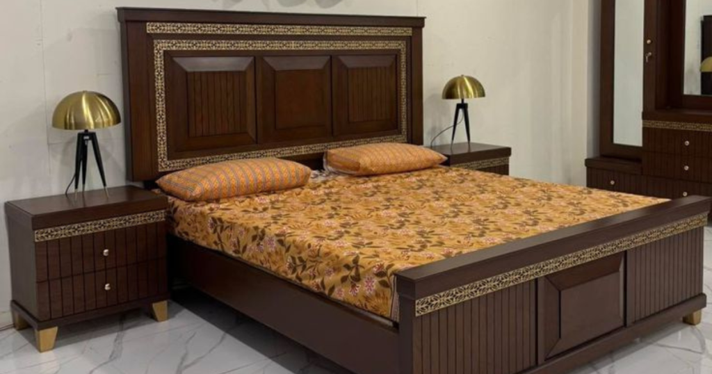 kicker wooden bed